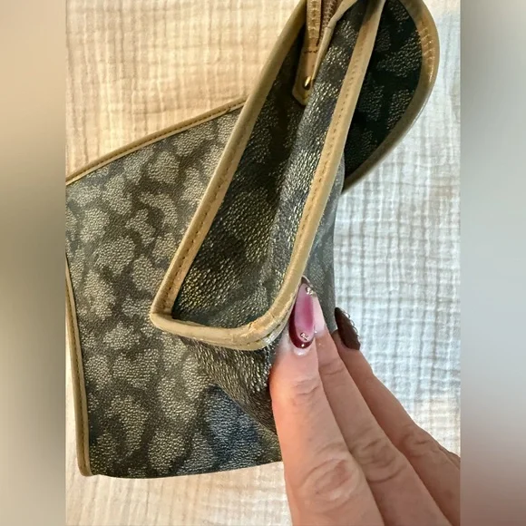 YSL clutch - Picture 10 of 17